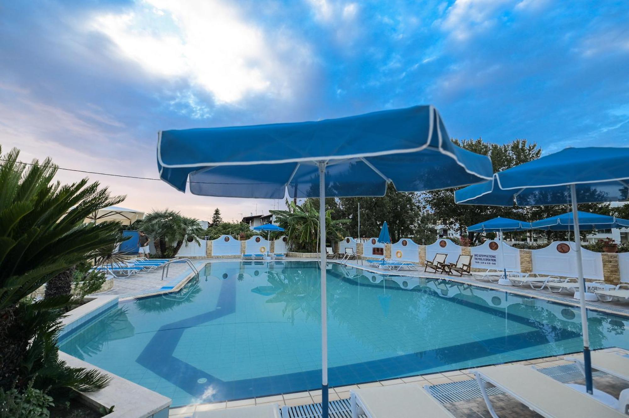 פורקה Estia Hotel מראה חיצוני תמונה