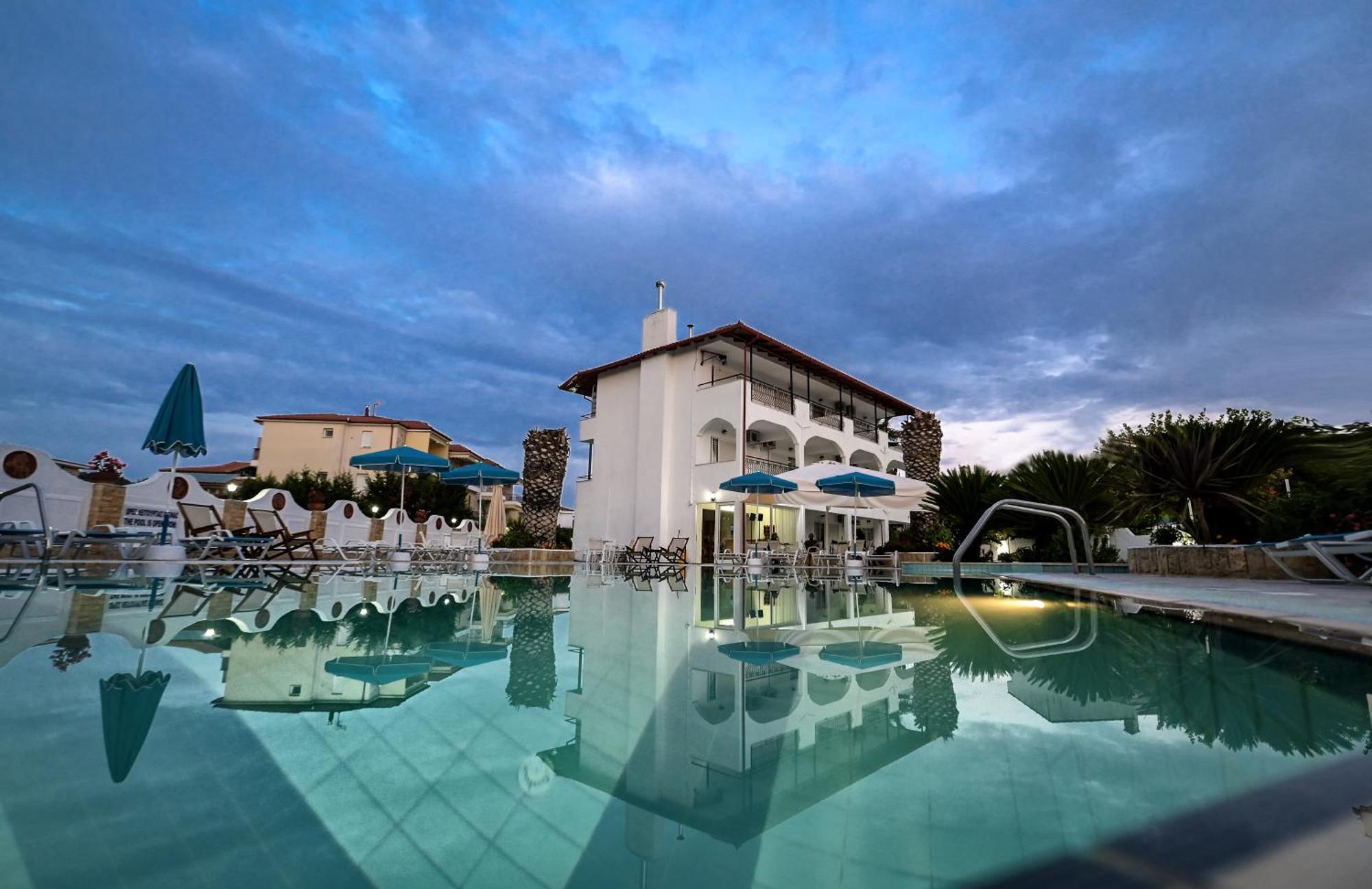 פורקה Estia Hotel מראה חיצוני תמונה