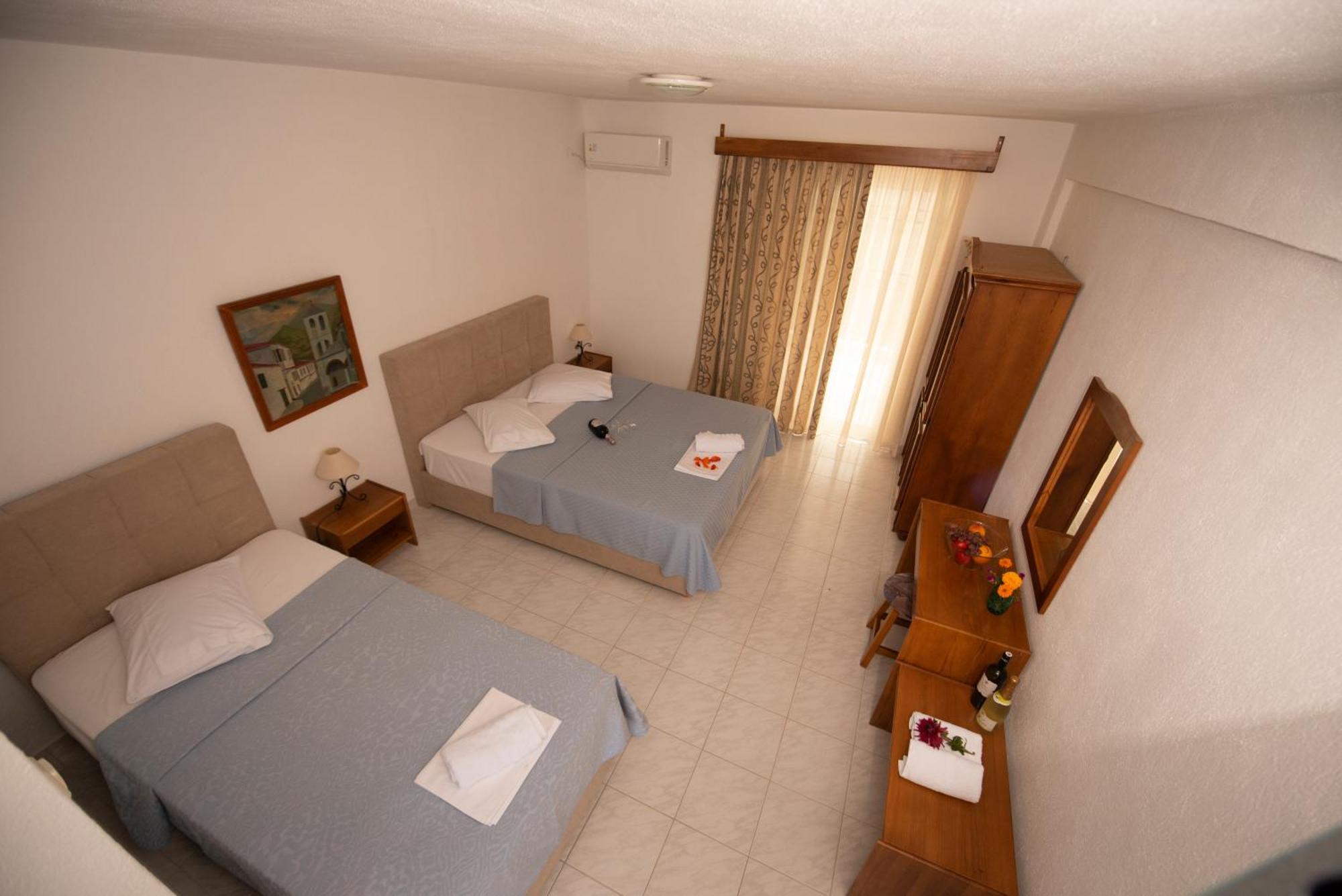 פורקה Estia Hotel מראה חיצוני תמונה