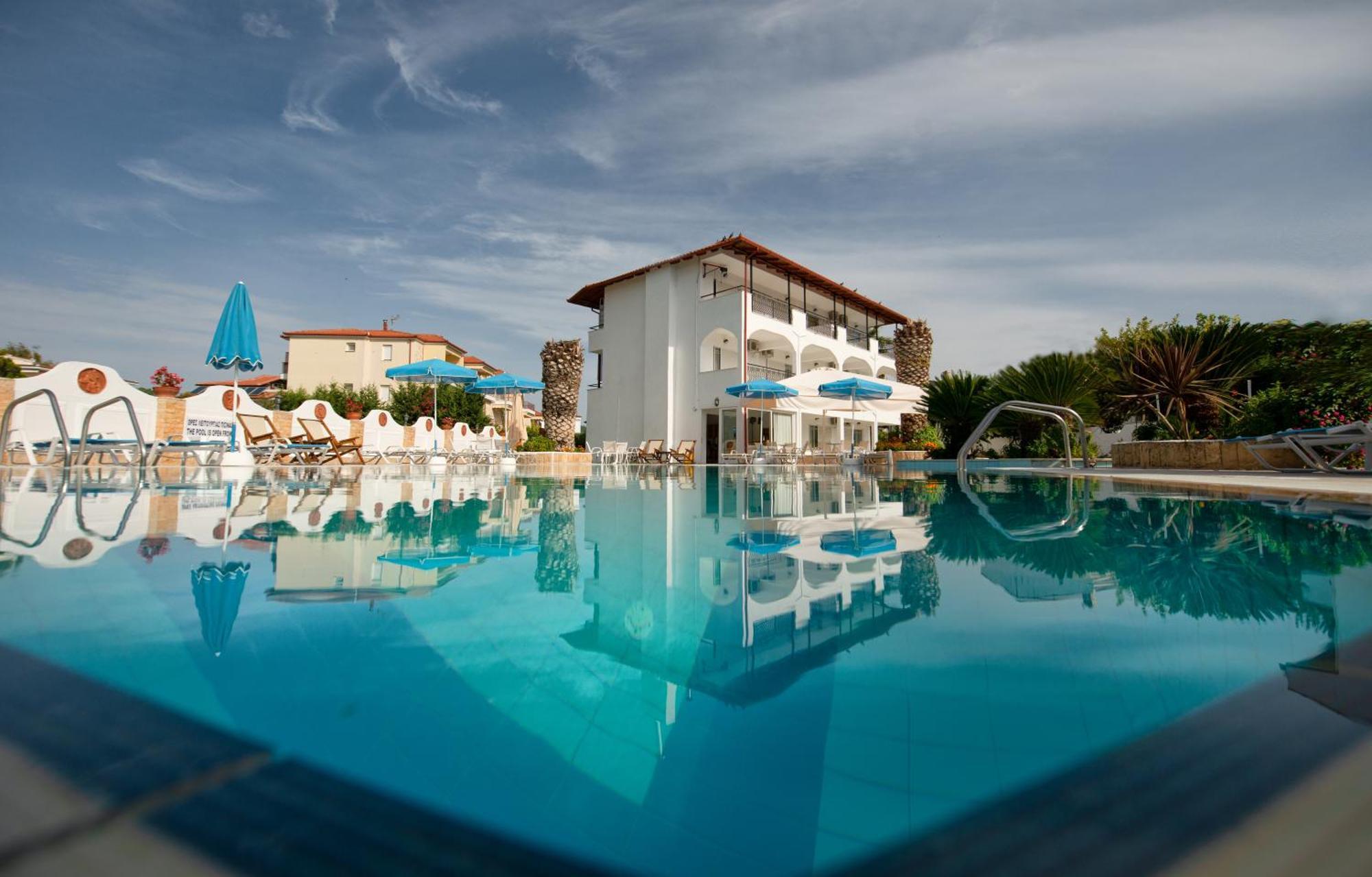 פורקה Estia Hotel מראה חיצוני תמונה
