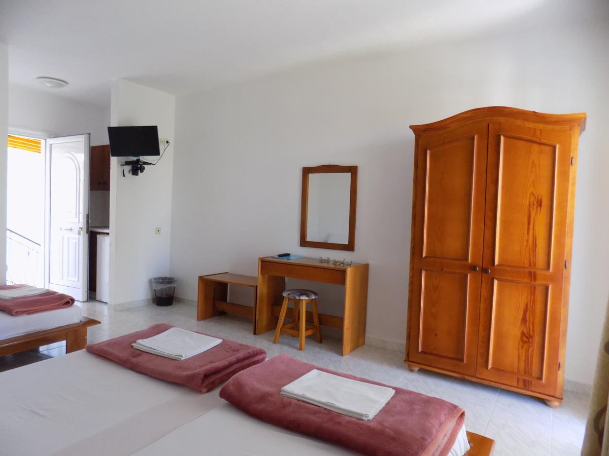 פורקה Estia Hotel מראה חיצוני תמונה